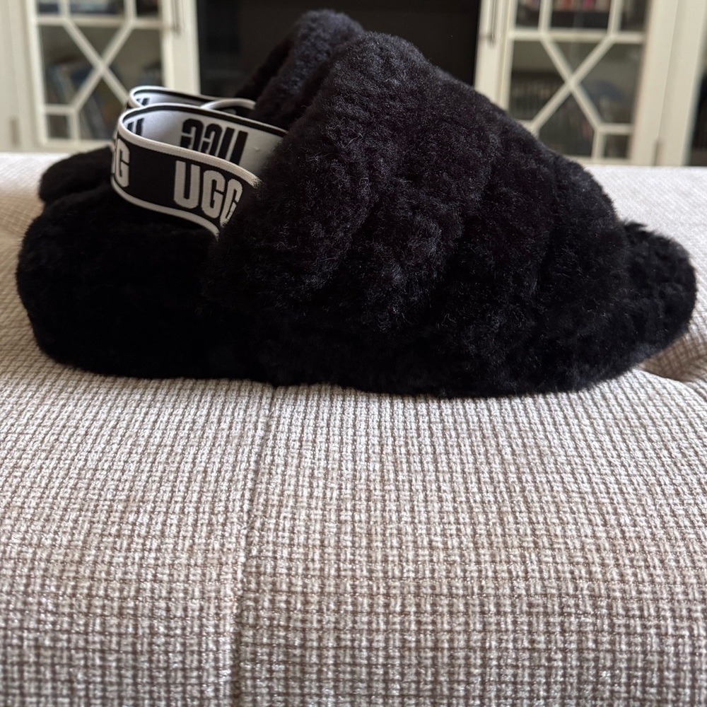 UGG Women Black Cozy Slippers, NWOT